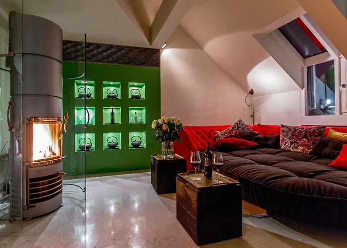 House Of Time - Fancy 5*