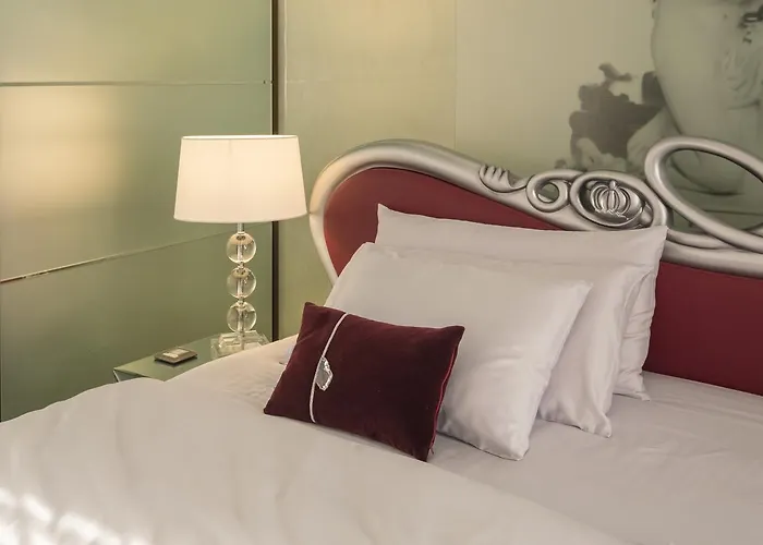House Of Time - Fancy Hotel