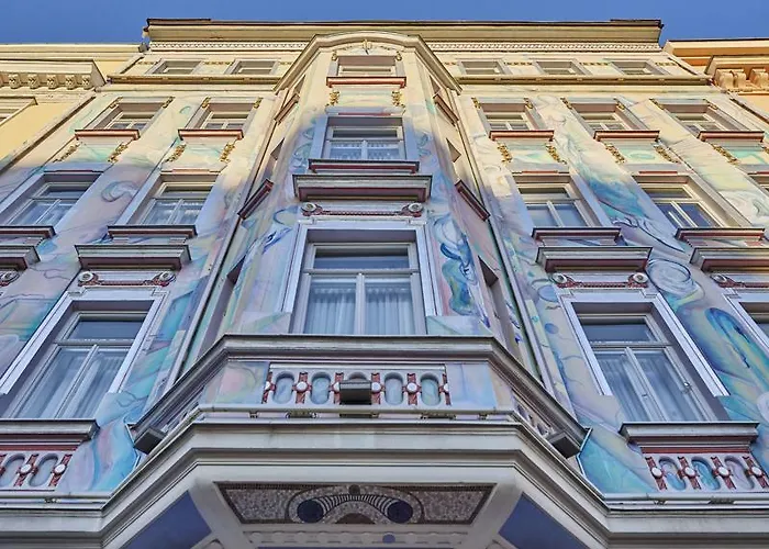 House Of Time - Fancy Hotel